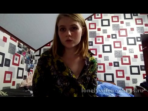 ❤️ 来自俄罗斯的年轻金发碧眼的学生喜欢更大的阴茎。 ❤ Porn video ❌️